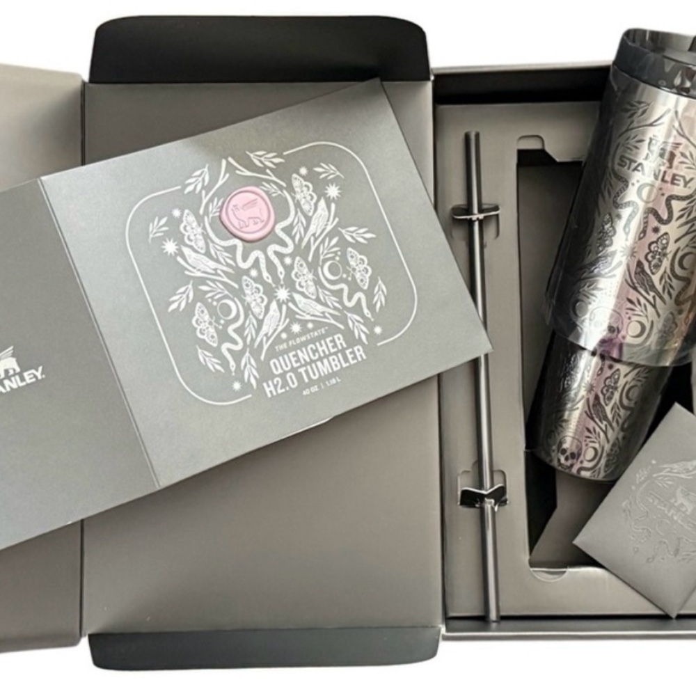 Stanley ๐ The Halloween Quencher H2.0 Flowstate Tumbler w/ Gift Box 40oz - Picture 6 of 8
